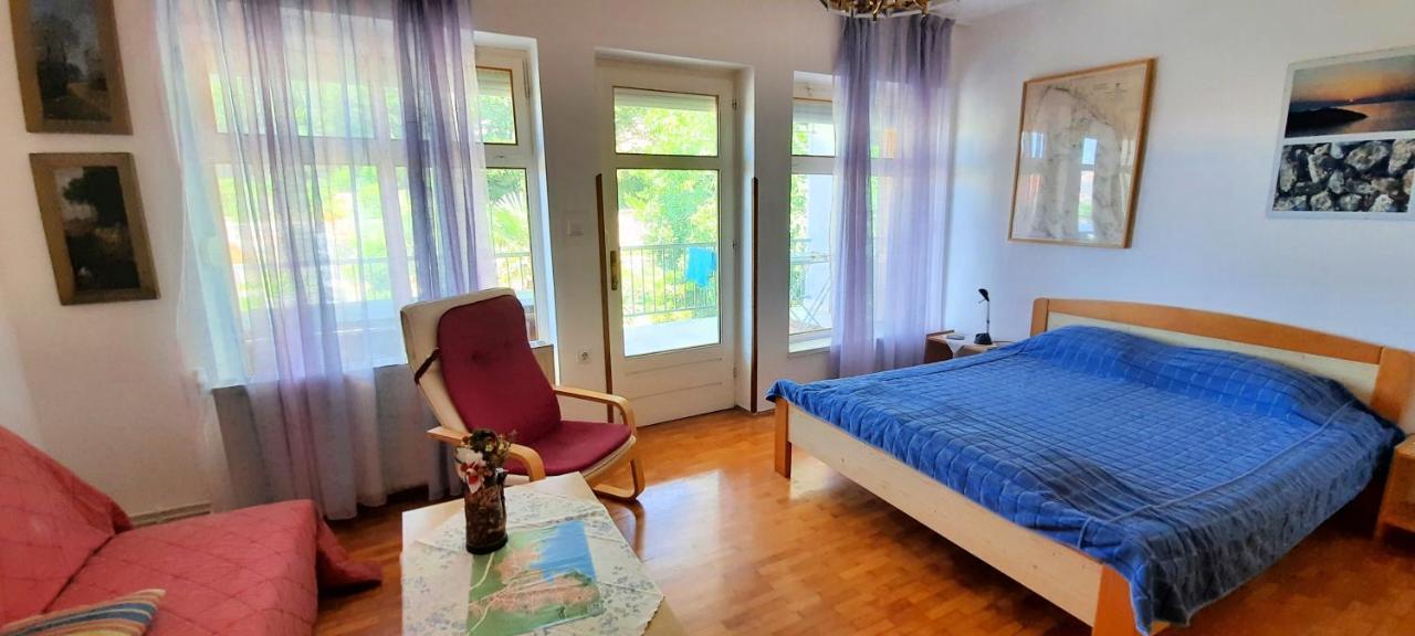 apartmani Iskra Krk Town Bagian luar foto