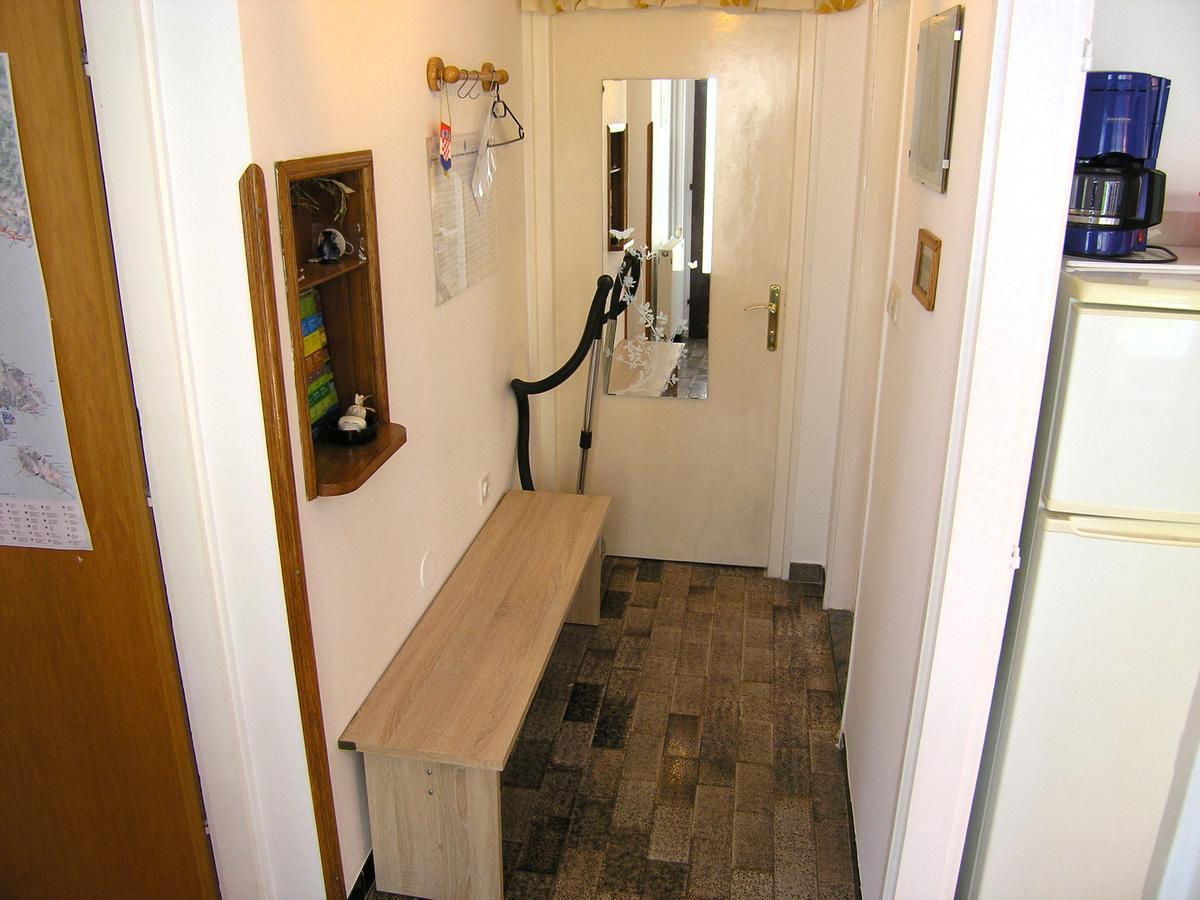 apartmani Iskra Krk Town Bagian luar foto